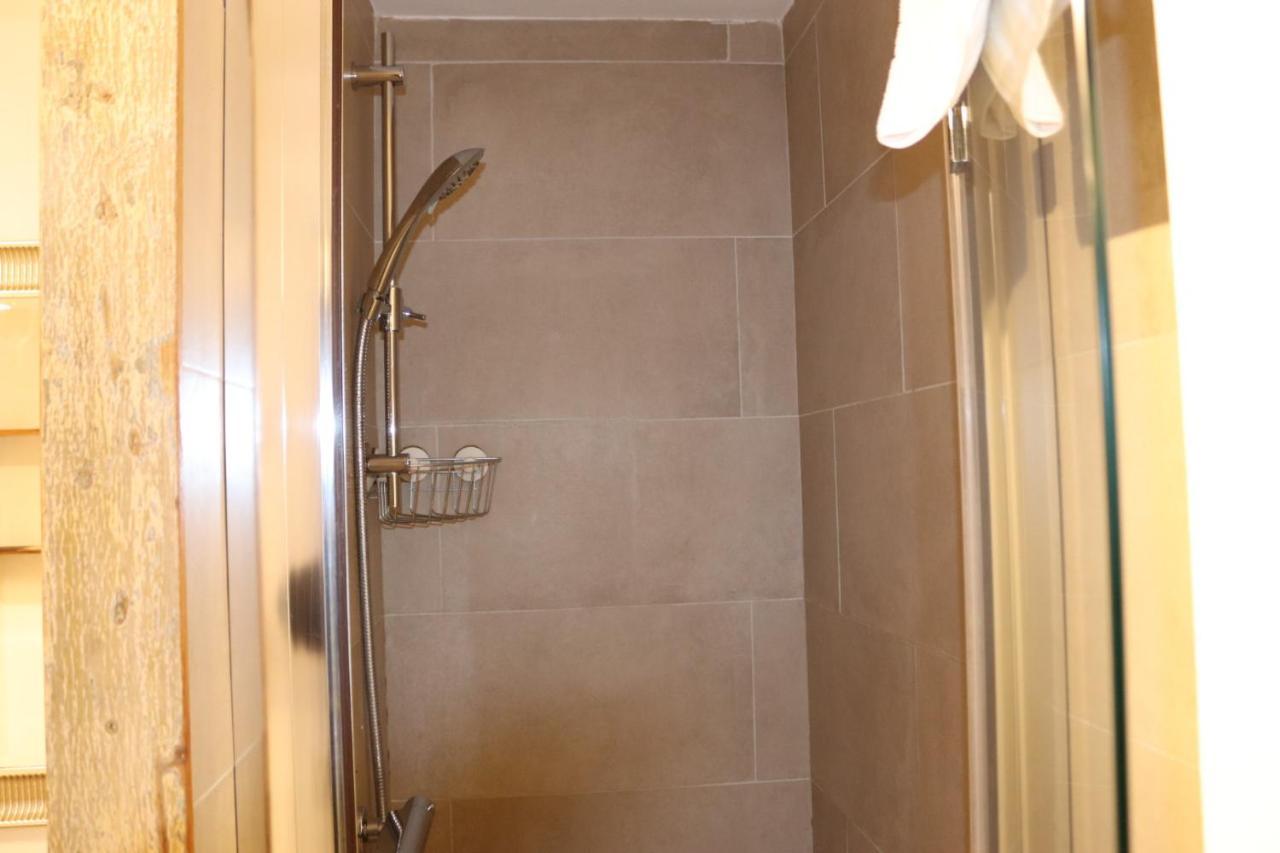 Garland Modern Apartment With Private Garden & Parking Dartford 5 Exterior foto