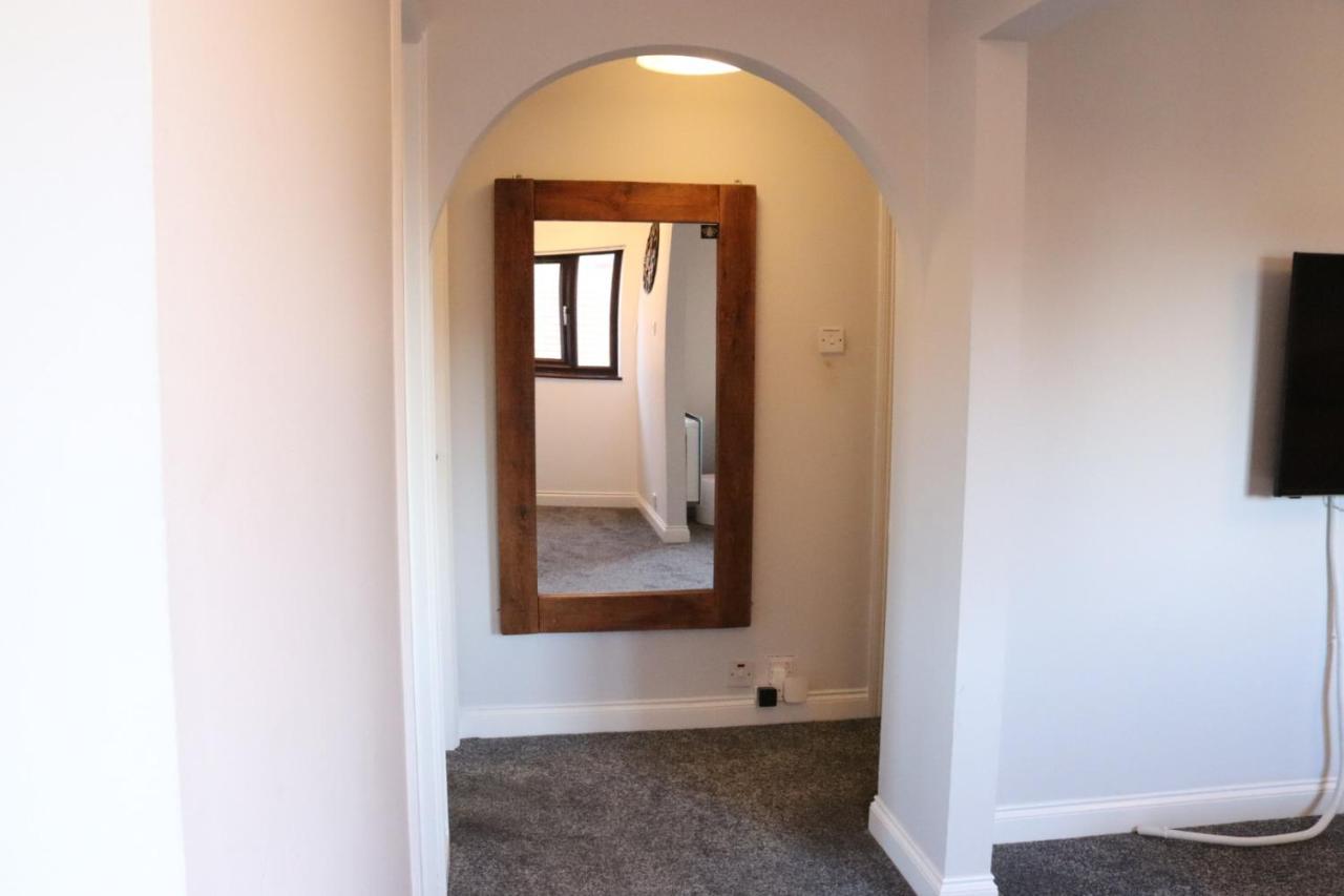 Garland Modern Apartment With Private Garden & Parking Dartford 5 Exterior foto