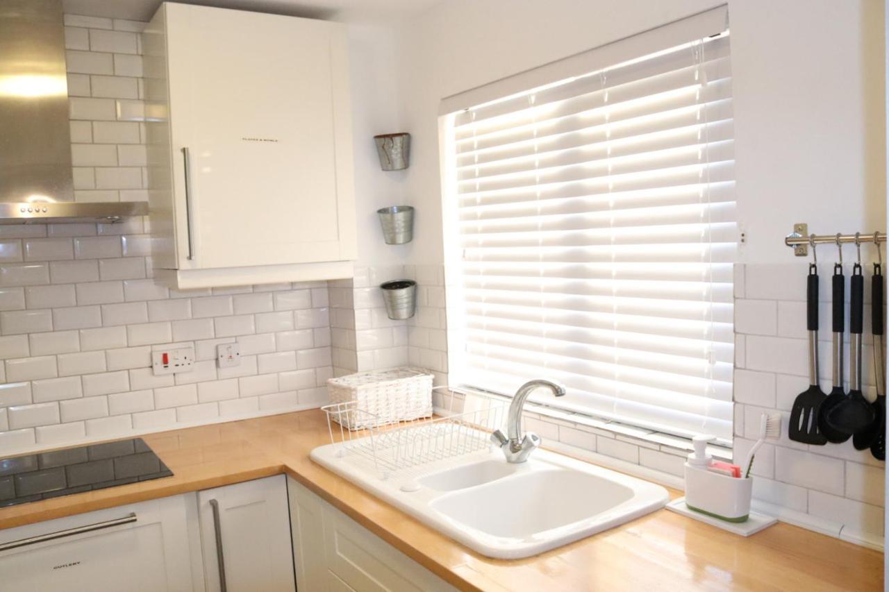 Garland Modern Apartment With Private Garden & Parking Dartford 5 Exterior foto